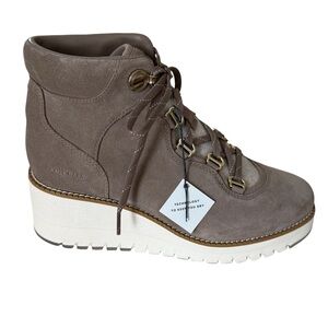 NWOB Cole Haan Grande Explore City Wedge Lt. Brown Lace-Up Waterproof Boot 7B